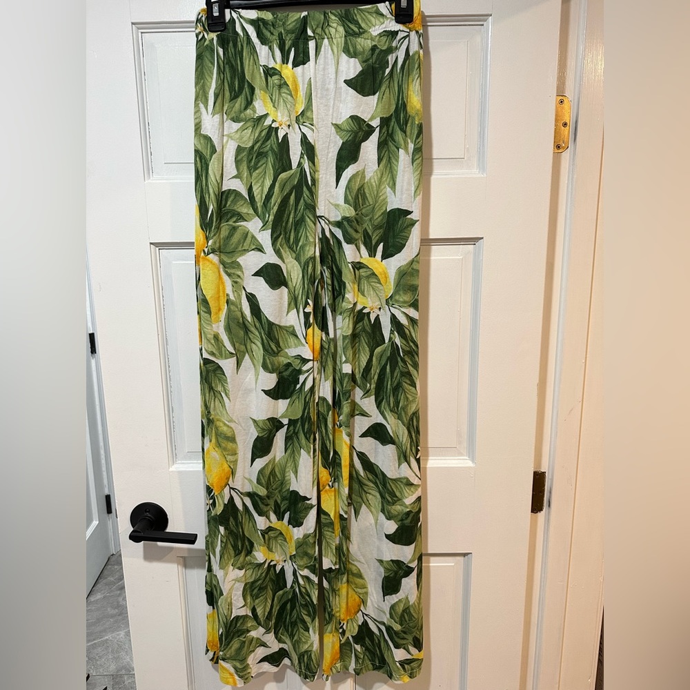 H&M wide leg lemon print pants with stretch band at waist, size small, brand new